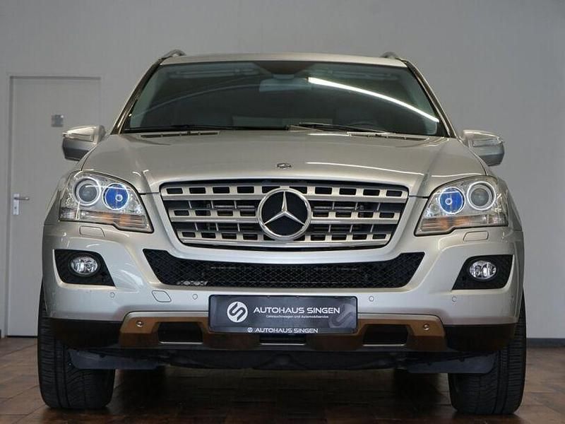 Gebraucht Mercedes ML350 224 PS (164 kW) 2009 Silber metallic SUV