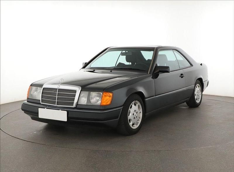 Gebraucht Mercedes 230 132 PS (97 kW) 1989 Grau Limousine