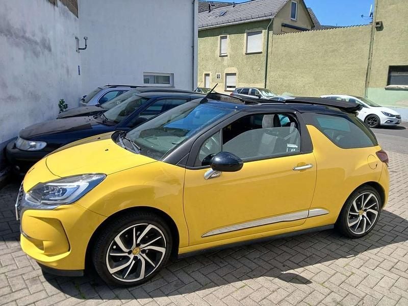 Gelb Gebraucht 2016 DS Automobiles DS3 Cabriolet Cabrio | 9.857 € - Bild 1/4