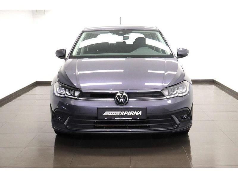 Usado VW Polo Basis 80 HP (58 kW) 2022 Cinzento Citadino