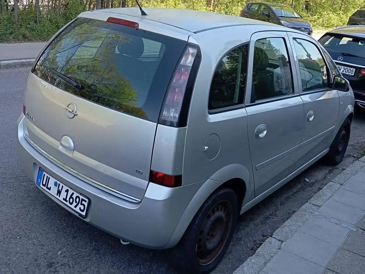 Usata Opel Meriva Edition 105 CV (77 kW) 2007 Argento Monovolume