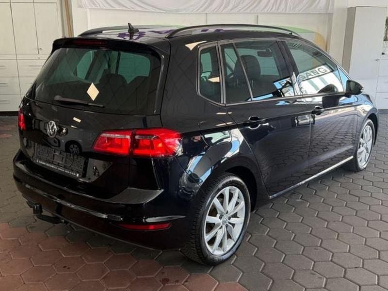 Second-hand VW Golf VII Sound 155 CP (114 kW) 2017 Negru Berlinǎ