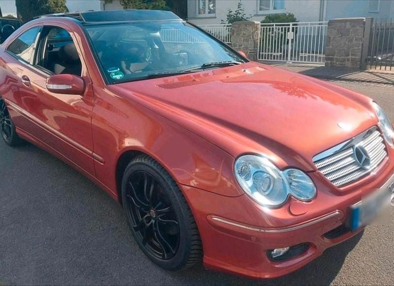 Gebraucht Mercedes C160 122 PS (89 kW) 2006 Rot Coupé