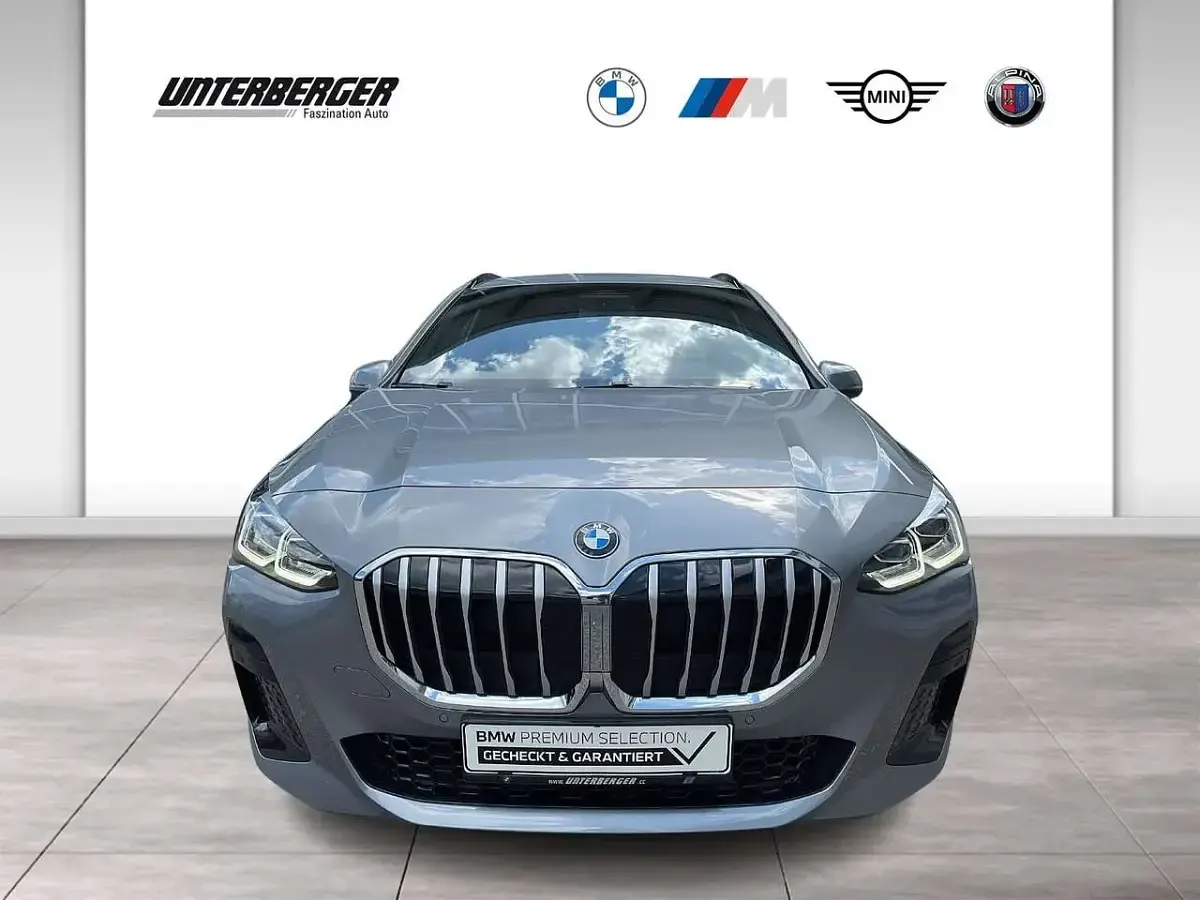Gebraucht BMW 220 M Sport 163 PS (119 kW) 2026 Grau Coupé