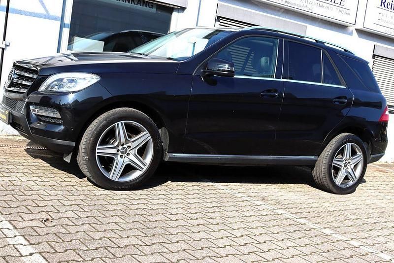 Gebraucht Mercedes ML350 258 PS (189 kW) 2015 Schwarz SUV