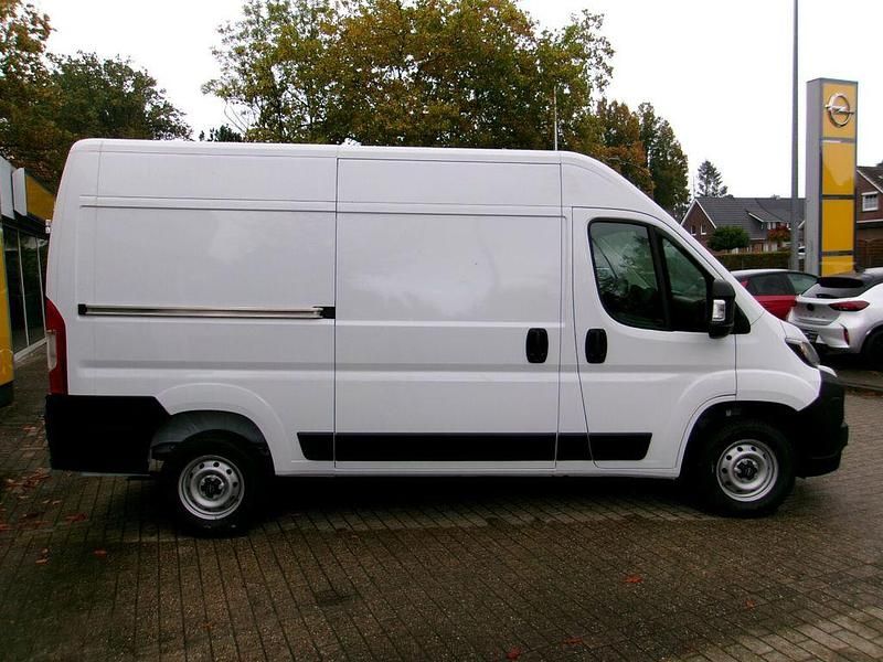 Neu Opel Movano 140 PS (102 kW) 2025 Casablancaweiß Van