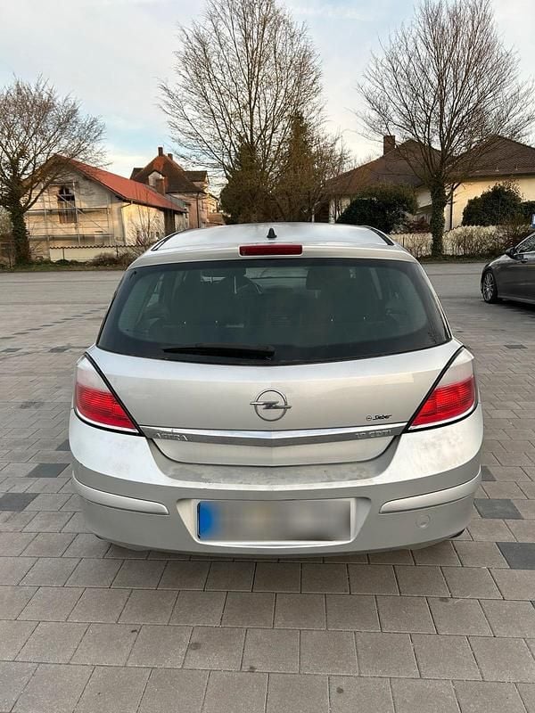Gebraucht Opel Astra 2005 Grau Limousine