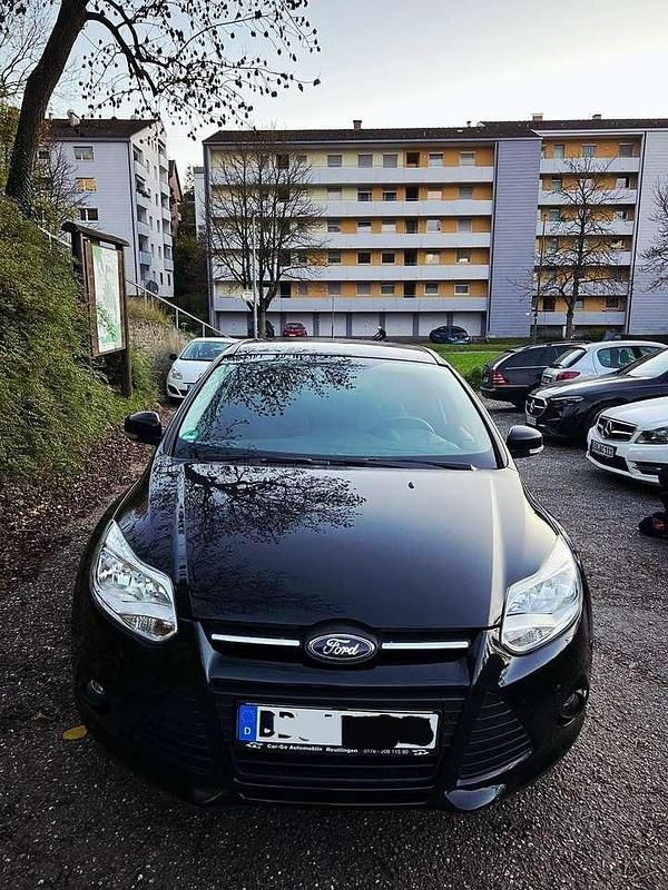 Gebraucht Ford Focus 125 PS (91 kW) 2014 Schwarz Limousine