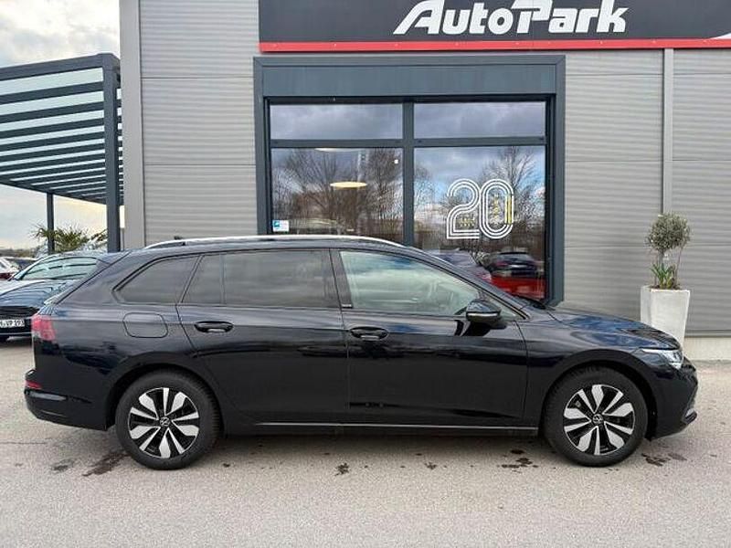 Gebraucht VW Golf VIII Move 150 PS (110 kW) 2024 Deep black perleffekt (metallic) Kombi