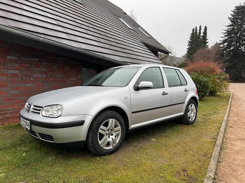 Silber Gebraucht 2003 VW Golf IV Ocean Limousine | 1.900 € (Fairer Preis) - Bild 1/4
