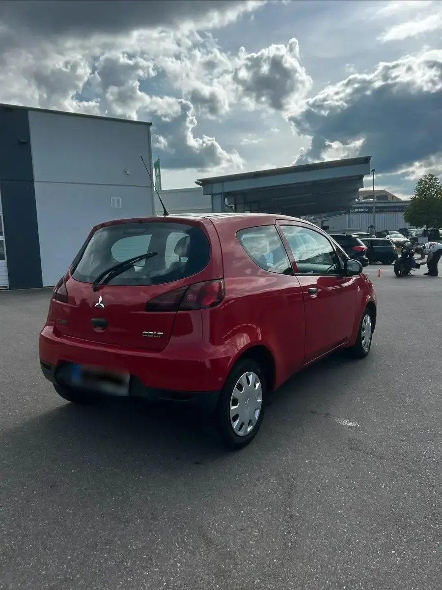 Gebraucht Mitsubishi Colt 74 PS (54 kW) 2009 Rot Kleinwagen