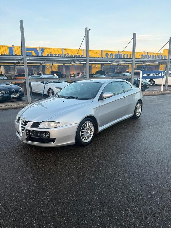 Grau Gebraucht 2010 Alfa Romeo GT Coupé | 999 € (Superpreis) - Bild 1/4