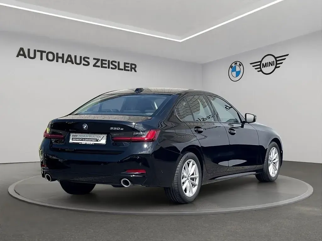 Gebraucht BMW 330 184 PS (135 kW) 2024 Schwarz Limousine