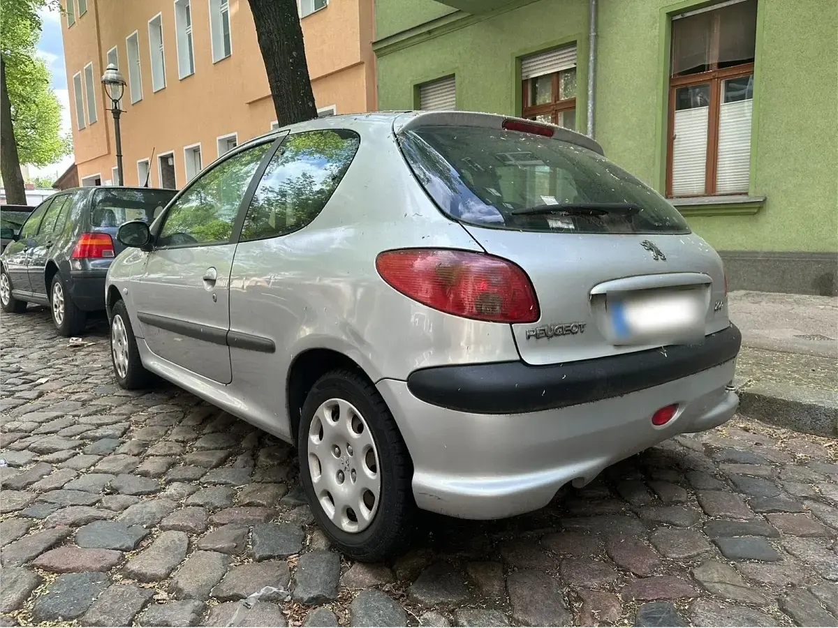 Używany Peugeot 206 60 KM (44 kW) 2004 Srebrny Hatchback