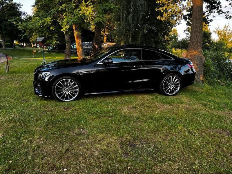 Schwarz Gebraucht 2019 Mercedes E450 AMG Coupé | 31.999 € (Fairer Preis) - Bild 1/4