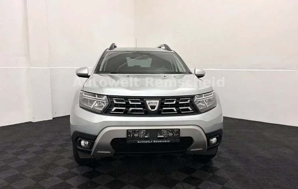 Używany Dacia Duster Prestige 101 KM (74 kW) 2021 Srebrny SUV