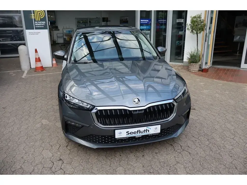 Neu Skoda Scala Selection 116 PS (85 kW) 2026 Grau Kleinwagen