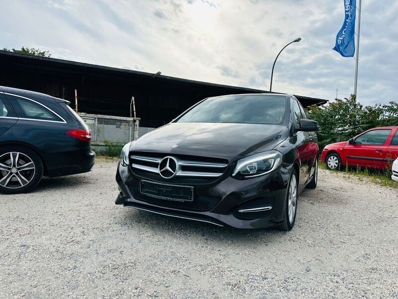 Braun Gebraucht 2015 Mercedes B200 Van / Kleinbus | 7.799 € (Fairer Preis) - Bild 1/4