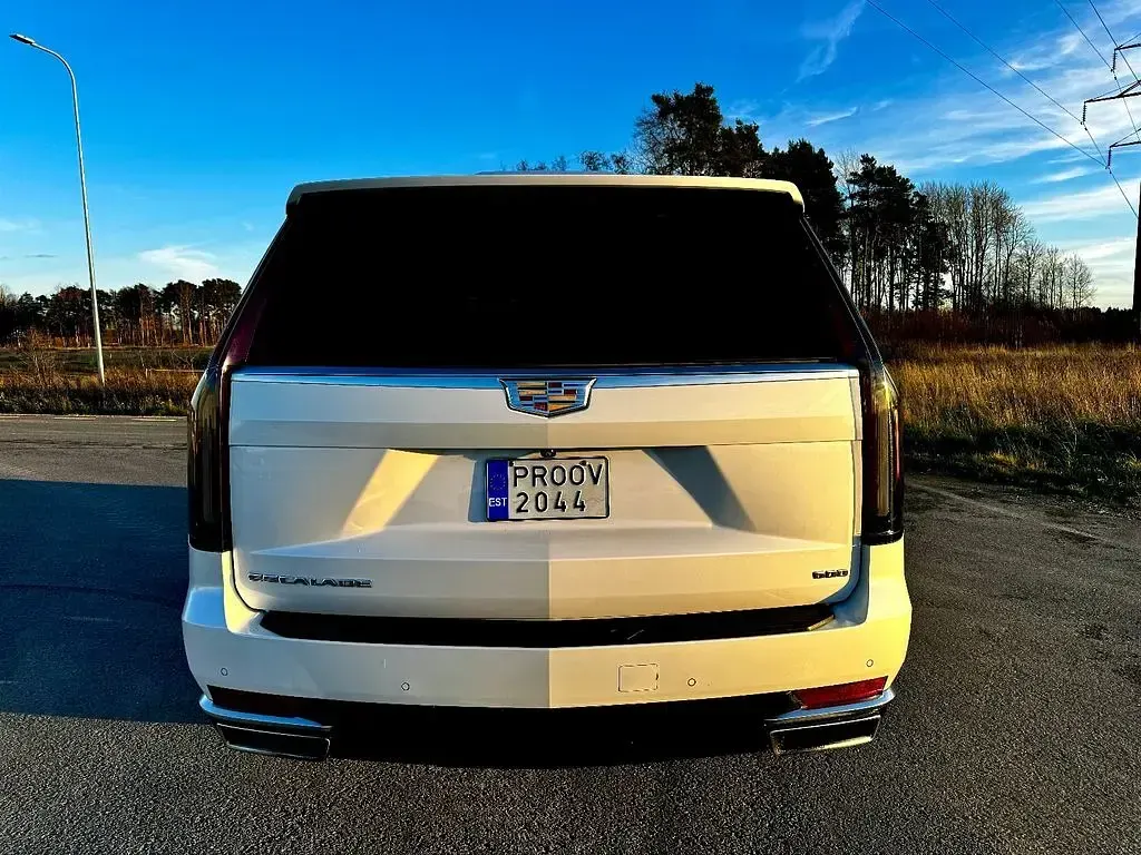 Gebraucht Cadillac Escalade 426 PS (313 kW) 2021 Weiß SUV