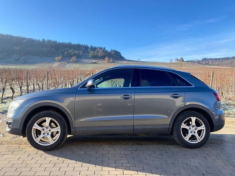 Grau Gebraucht 2012 Audi Q3 S-Line SUV | 8.999 € (Guter Preis) - Bild 1/4