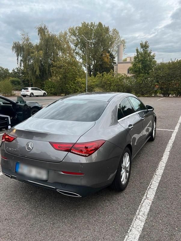 Gebraucht Mercedes CLA200 163 PS (119 kW) 2022 Grau Coupé