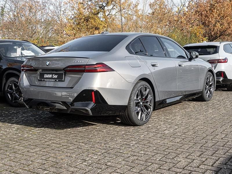 Neu BMW 520 M Sport 197 PS (144 kW) 2025 Grau Limousine