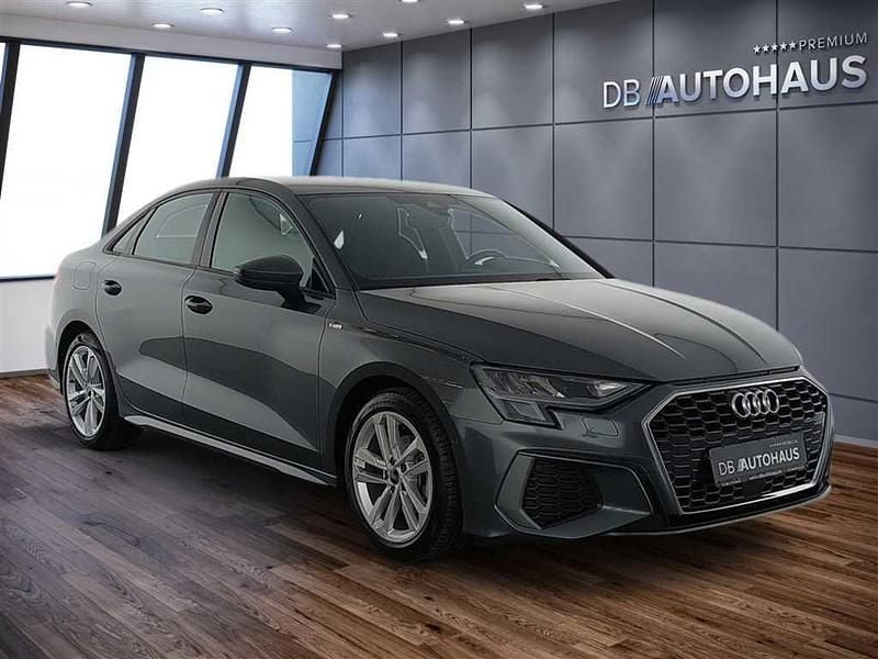 Usado Audi A3 S-Line 150 HP (110 kW) 2024 Cinzento Sedan