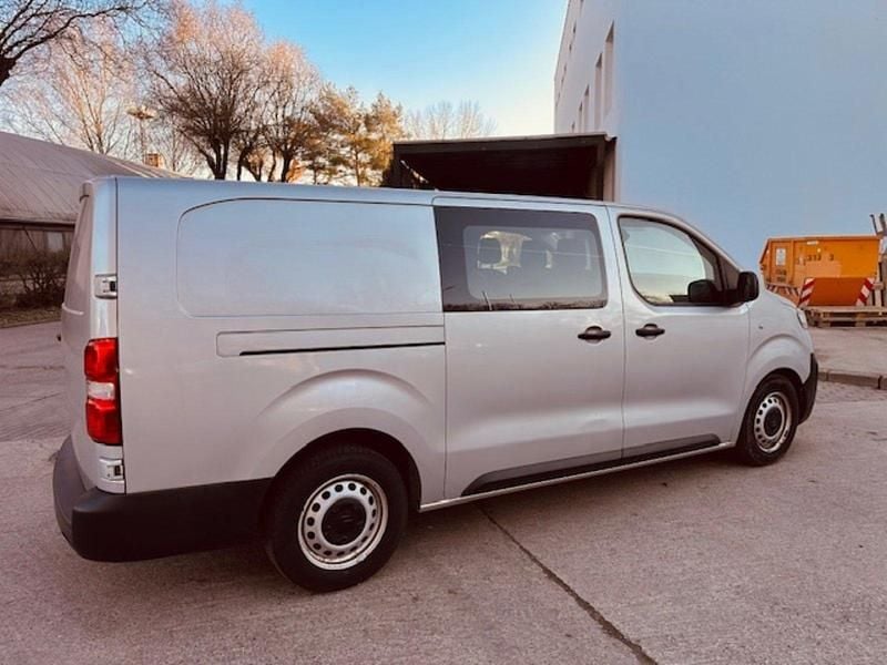 Gebraucht Citroën Jumpy 122 PS (89 kW) 2017 Silber Van / Kleinbus