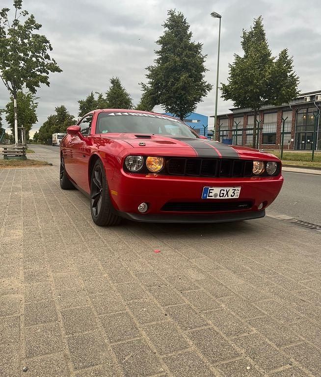 Rot Gebraucht 2012 Dodge Challenger Coupé | 18.950 € (Fairer Preis) - Bild 1/4