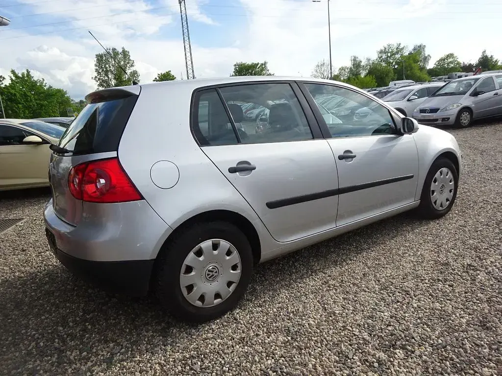 Gebraucht VW Golf IV Trendline 102 PS (75 kW) 2006 Silber Limousine