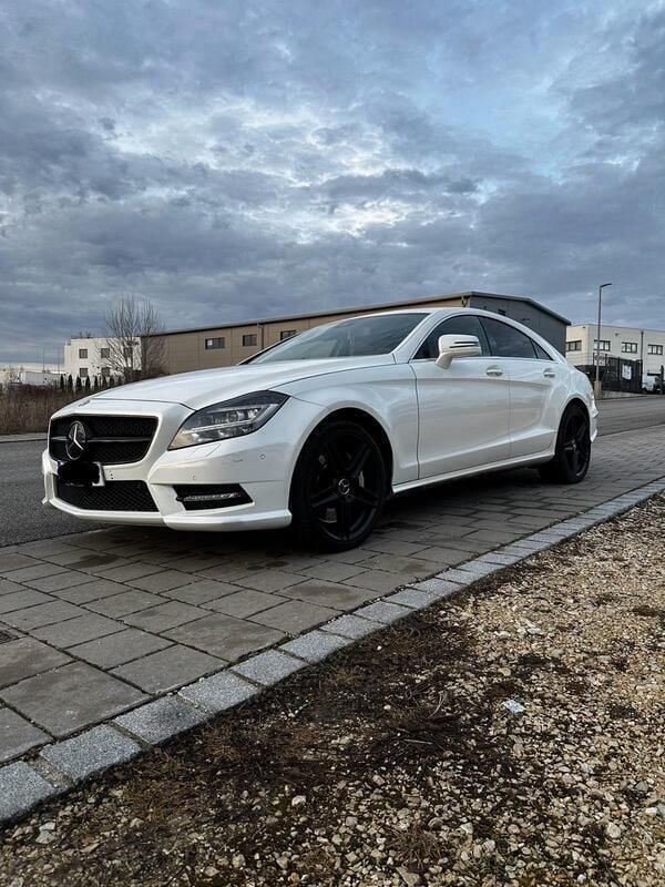 Weiß Gebraucht 2014 Mercedes CLS550 Limousine | 20.150 € - Bild 1/4