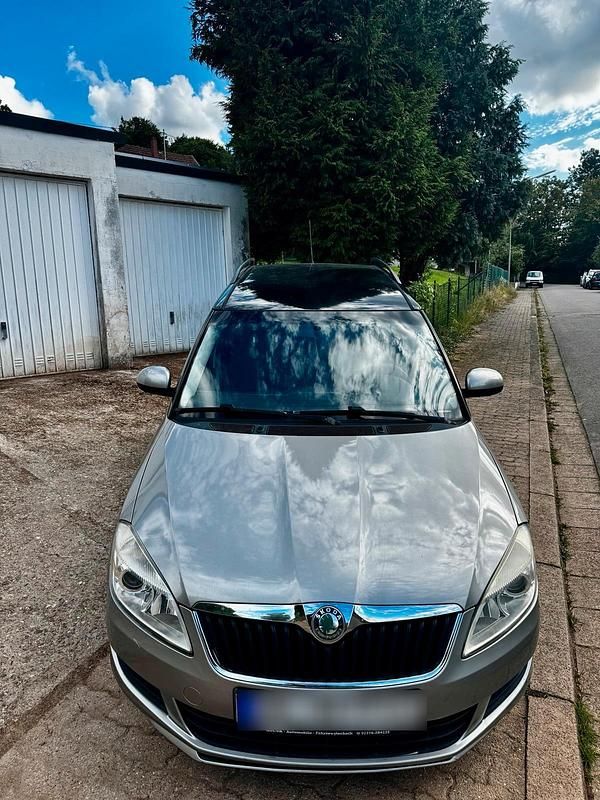 Gebraucht 2011 Skoda Roomster Kombi | 2.990 € (Guter Preis) - Bild 1/4