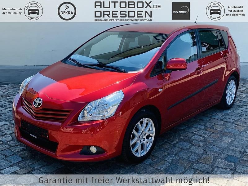 Red wildfire Gebraucht 2012 Toyota Verso Travel Van / Kleinbus | 11.890 € (Teuer) - Bild 1/2