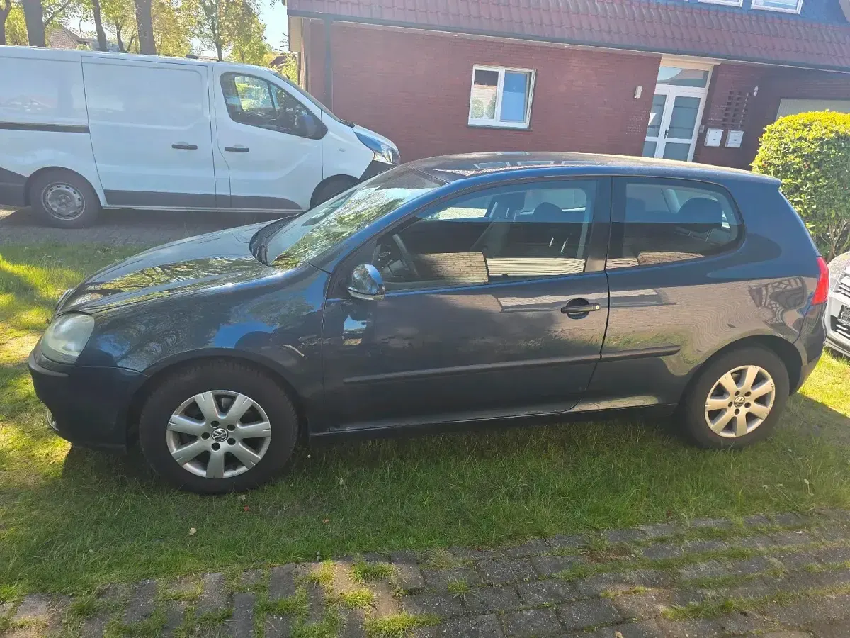 Second-hand VW Golf 2005 Coupe