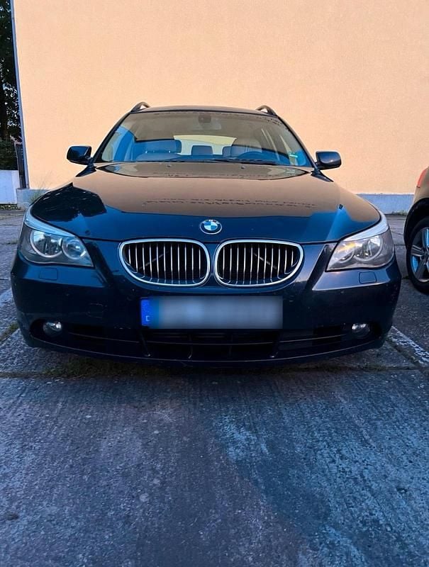 Gebraucht BMW 525 170 PS (125 kW) 2005 Blau Kombi
