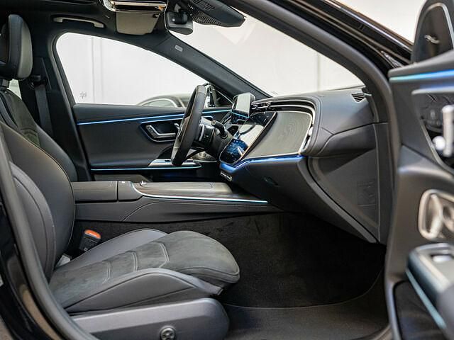 Gebraucht Mercedes E220 AMG 197 PS (144 kW) 2024 Schwarz / obsidianschwarz Limousine