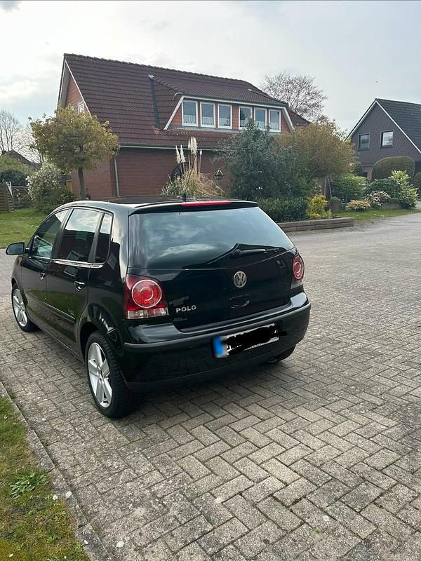 Second-hand VW Polo Black Edition 60 CP (44 kW) 2009 Negru Hatchback