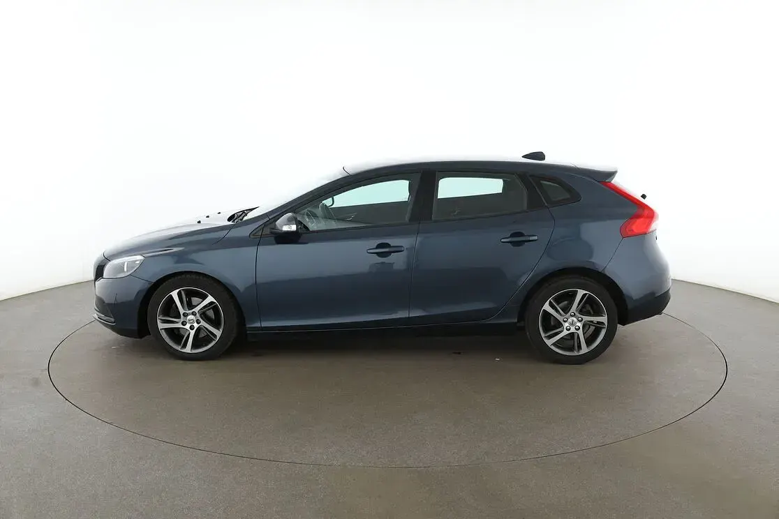 Gebraucht Volvo V40 Kinetic 152 PS (111 kW) 2017 Blau Kombi