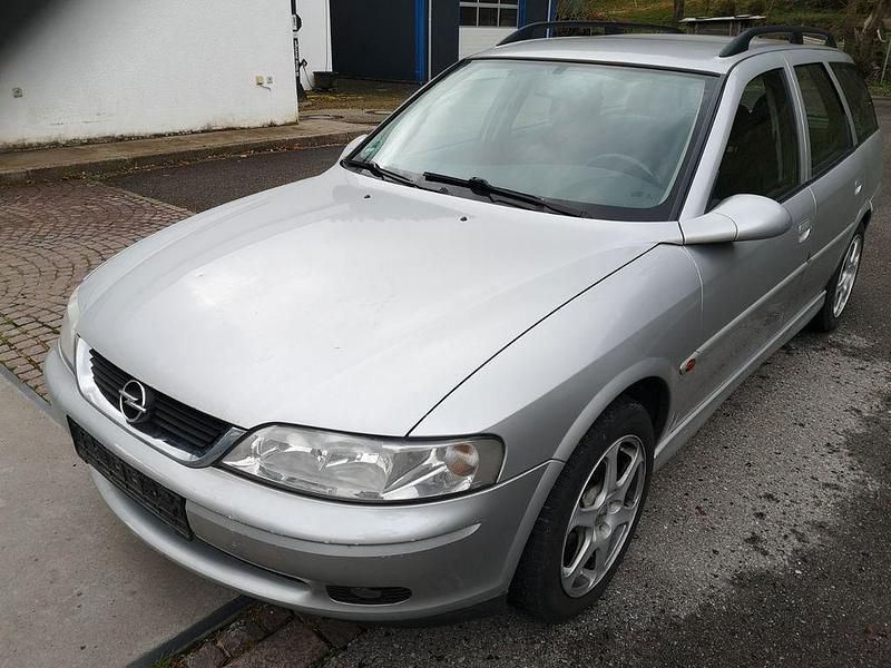 Gebraucht Opel Vectra Selection 125 PS (91 kW) 2001 Silber Limousine