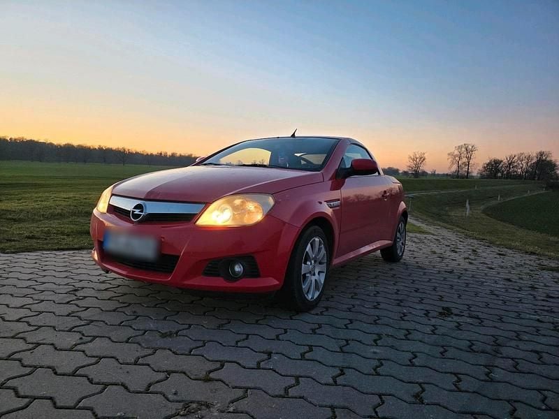 Rot Gebraucht 2004 Opel Tigra Cabrio | 1.299 € (Guter Preis) - Bild 1/4