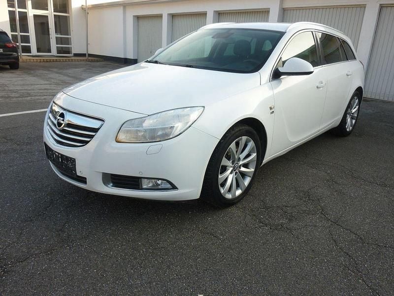 Gebraucht Opel Insignia 160 PS (117 kW) 2012 Weiß Kombi