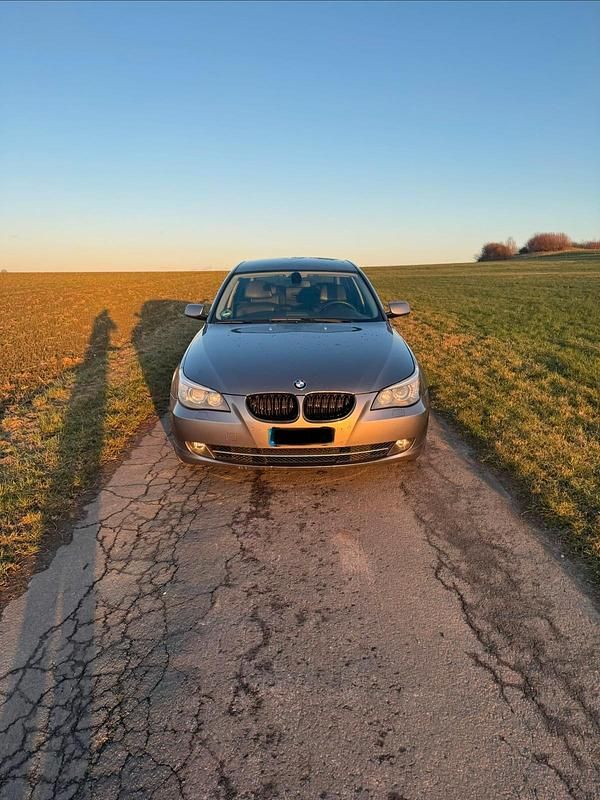 Gebraucht BMW 525 197 PS (144 kW) 2009 Grau Limousine