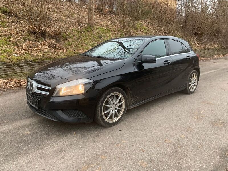 Schwarz Gebraucht 2012 Mercedes A250 Abholung | 6.900 € - Bild 1/4