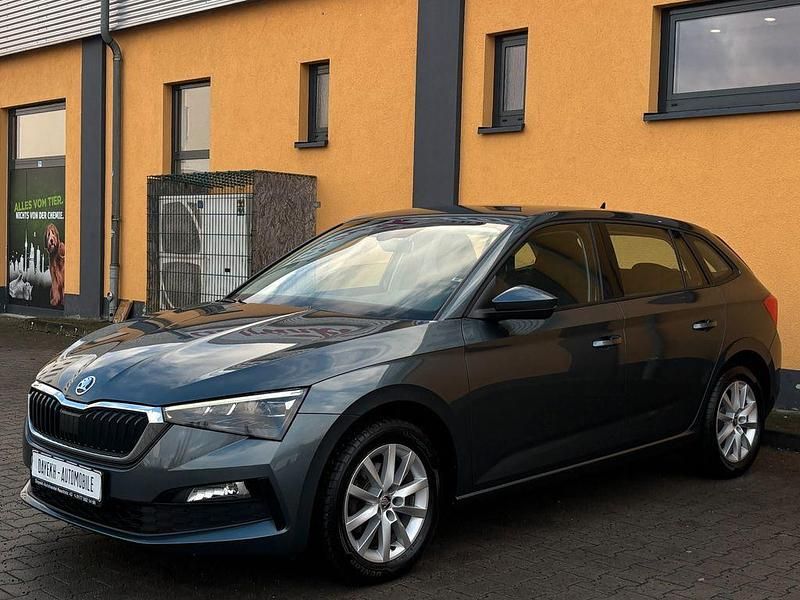 Grau Gebraucht 2020 Skoda Scala Ambition Kleinwagen | 15.480 € (Fairer Preis) - Bild 1/4