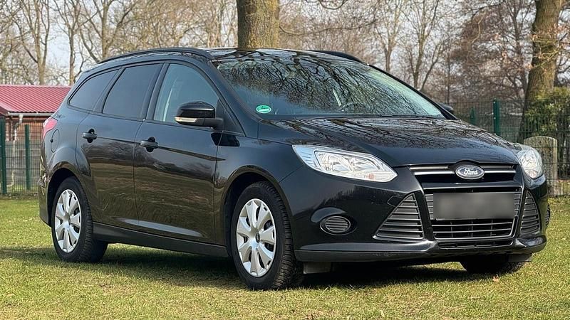 Second-hand Ford Focus 116 CP (85 kW) 2013 Negru Break