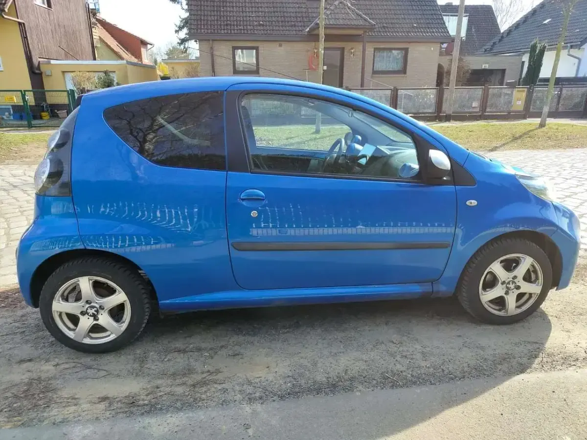 Gebraucht Peugeot 107 Filou 68 PS (50 kW) 2009 Blau Kleinwagen