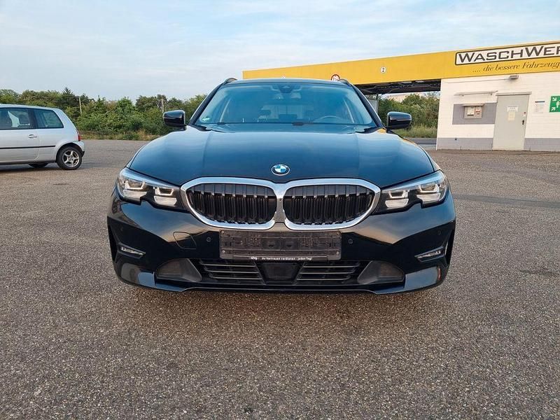 Gebraucht BMW 320 Advantage 190 PS (139 kW) 2020 Schwarz Kombi