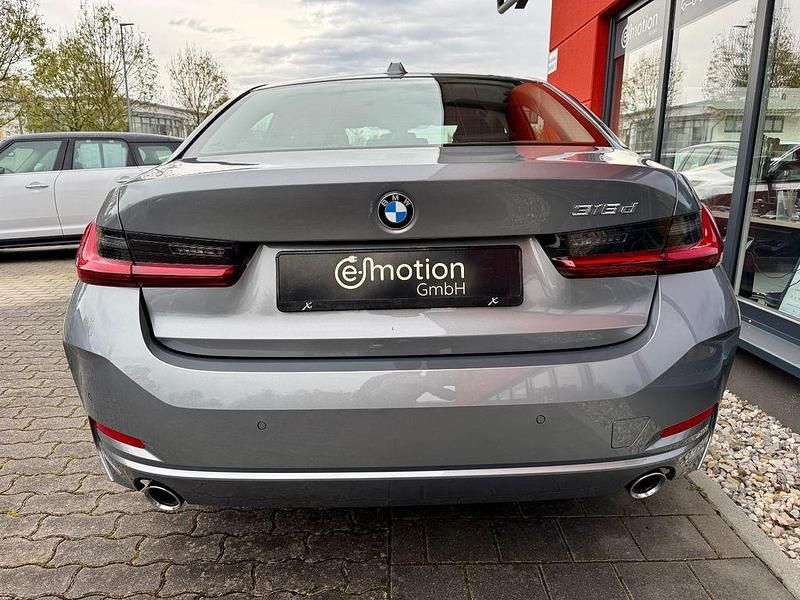 Gebraucht BMW 318 150 PS (110 kW) 2024 Skyscraper grau Limousine