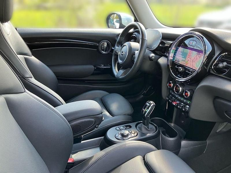 Gebraucht Mini Cooper Classic 136 PS (100 kW) 2024 Schwarz Kleinwagen