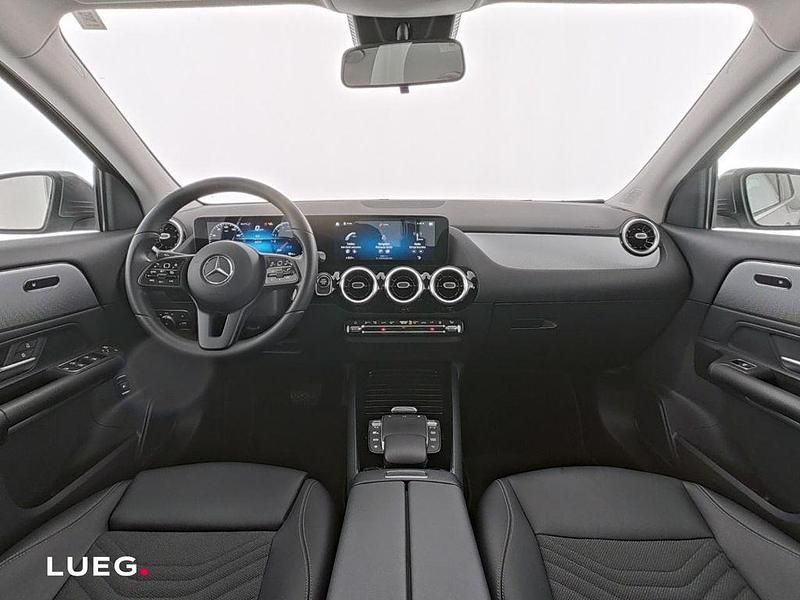 Gebraucht Mercedes GLA250 Style 218 PS (160 kW) 2022 Grau SUV